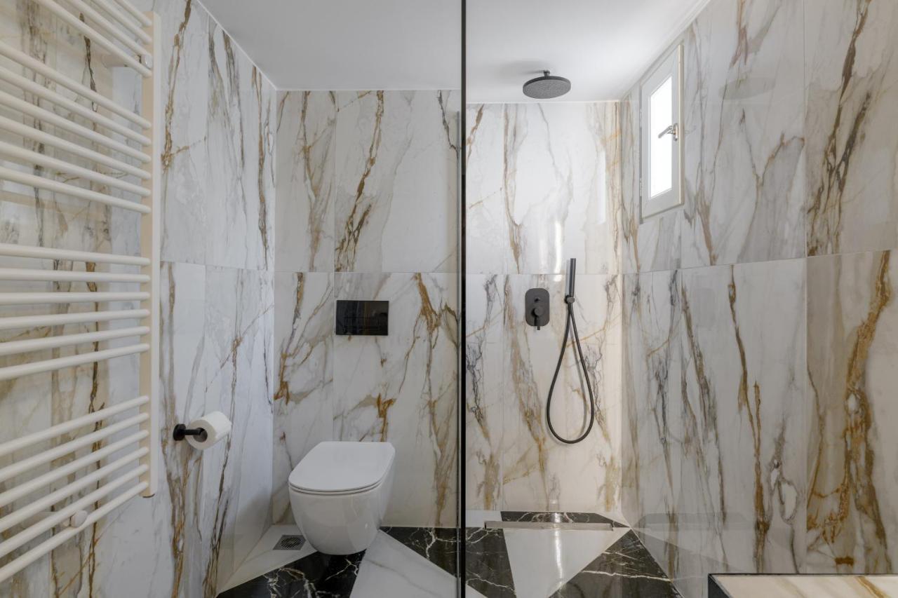 Meno Suite With Private Terrace - Jaccuzzi, Acropolis View 아테네 외부 사진