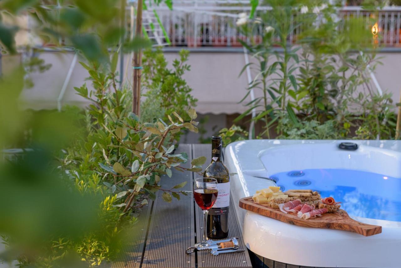 Meno Suite With Private Terrace - Jaccuzzi, Acropolis View 아테네 외부 사진